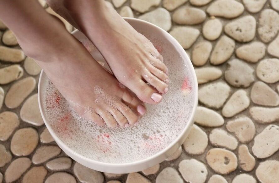 Baños de pés con peróxido de hidróxeno contra fungos
