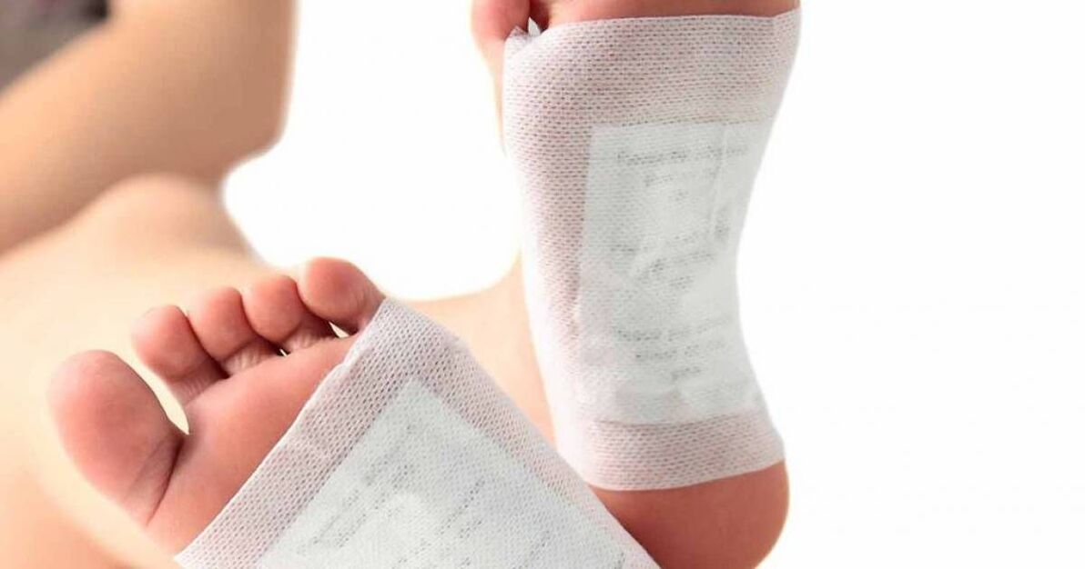 Compresa de pé con peróxido de hidróxeno contra fungos
